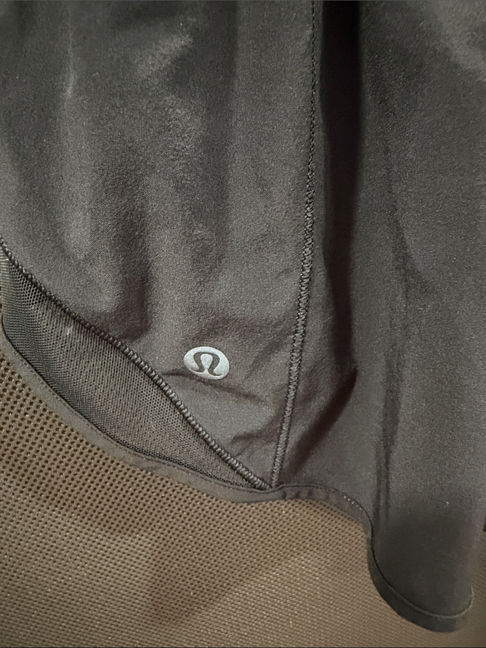 Lululemon shorts size 14 - Picture 3 of 4